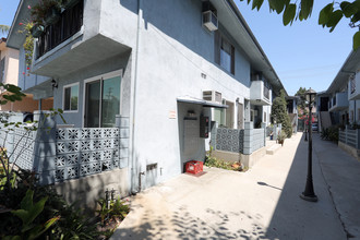 648 N Hayworth Ave in Los Angeles, CA - Building Photo - Building Photo