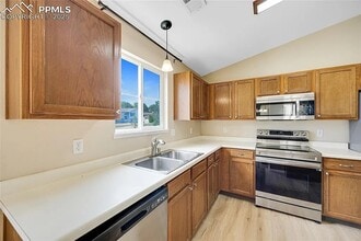 3630 Strawberry Field Grv, Unit G in Colorado Springs, CO - Foto de edificio - Building Photo