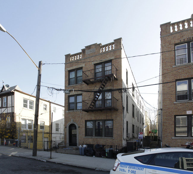 2761 E 15th St in Brooklyn, NY - Building Photo - Building Photo