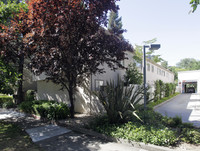 2819 E St in Sacramento, CA - Foto de edificio - Building Photo