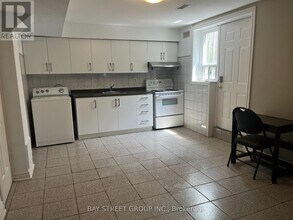 10 Benalto Rd in Toronto, ON - Building Photo - Building Photo