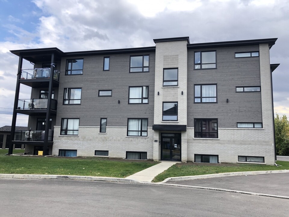 184 Omer-Daigneault in Mercier, QC - Building Photo