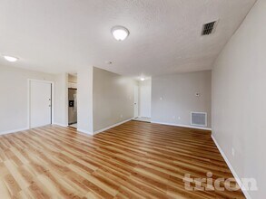 2704 Mnr Hl Dr, Unit 1126 9th St NW Unit 602 - Unit 4 in Brandon, FL - Building Photo - Building Photo