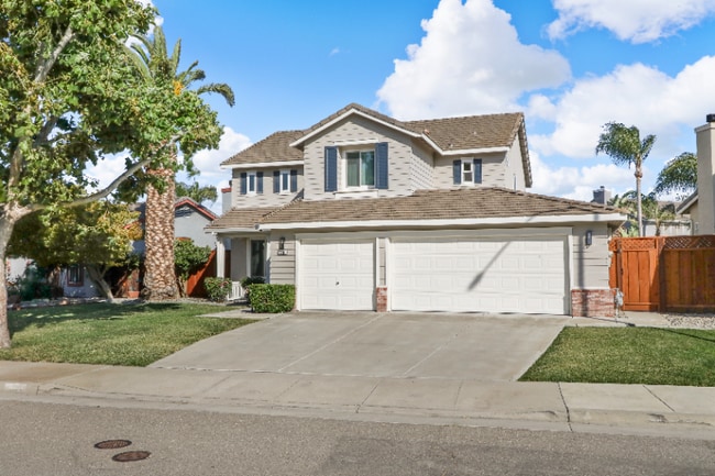 2201 Bridle Creek Cir in Tracy, CA - Building Photo - Building Photo