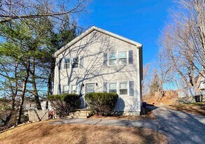 33 Elwood Ave in Manchester, NH - Building Photo