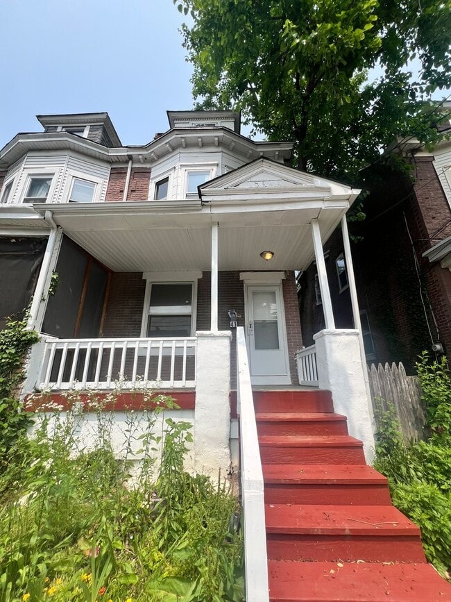 41 Edgemere Ave