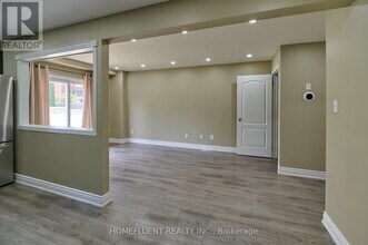 90 Snowdrop Crescent in Kitchener, ON - Building Photo - Building Photo