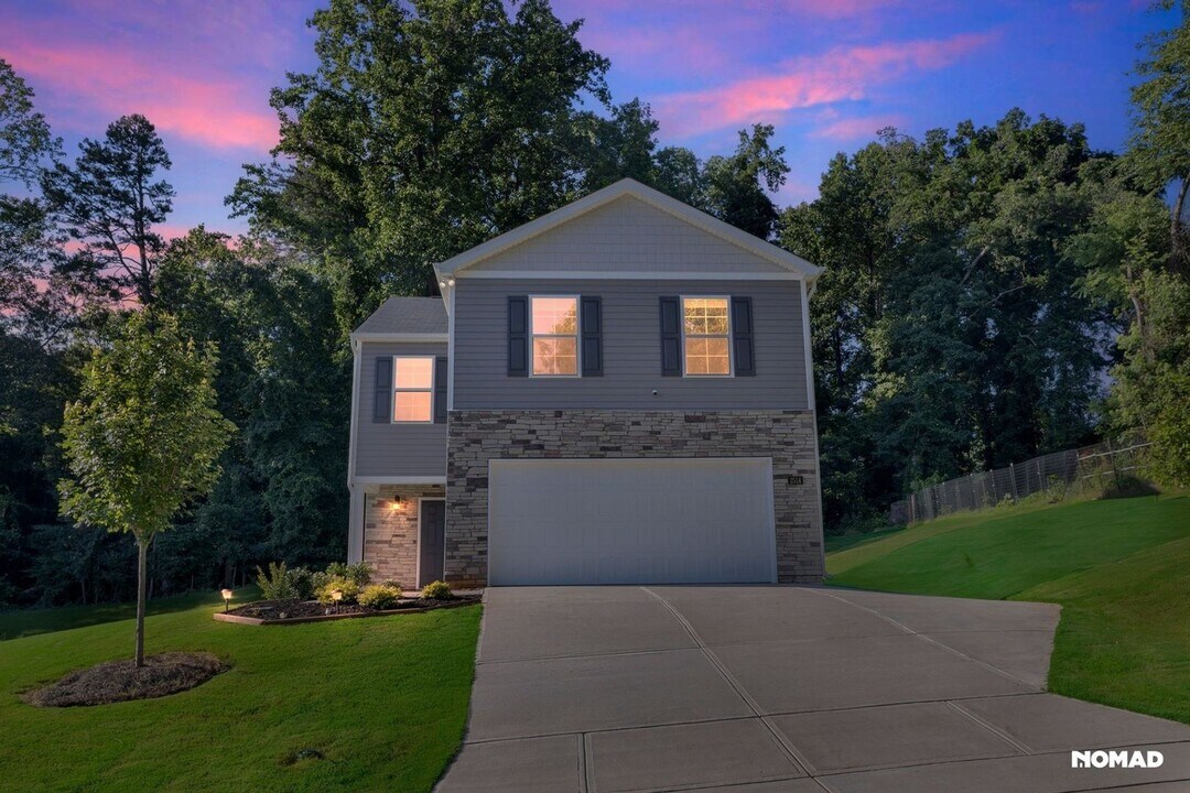2514 TANGENT COURT in Greensboro, NC - Building Photo