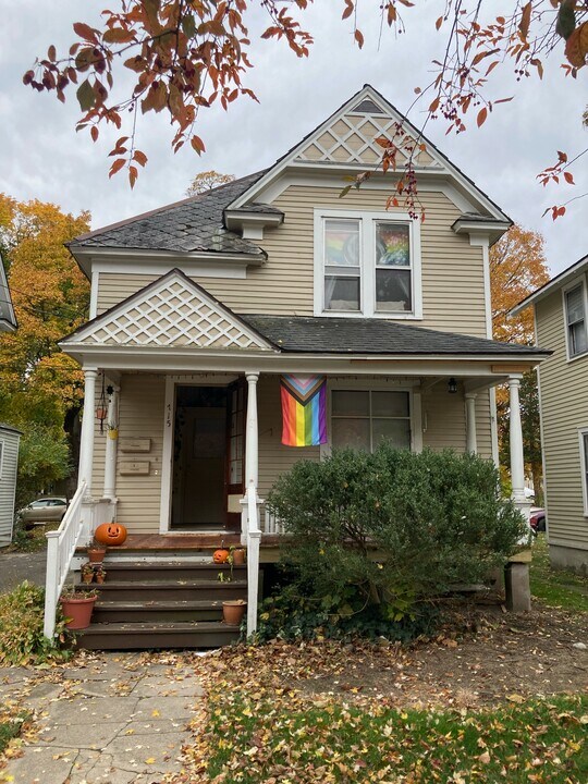 715 Minor Ave, Unit #2 in Kalamazoo, MI - Building Photo
