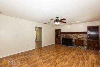 404 E First St in Springfield, GA - Building Photo - Building Photo