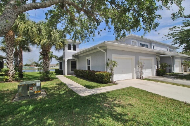 1812 Sandhill Crane Dr in Fort Pierce, FL - Building Photo - Building Photo