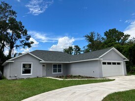 8763 SE Hwy 42 in Summerfield, FL - Building Photo