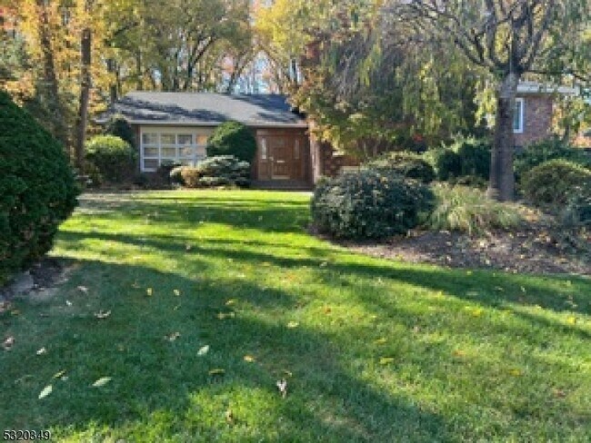 722 Hyslip Ave in Westfield, NJ - Foto de edificio - Building Photo