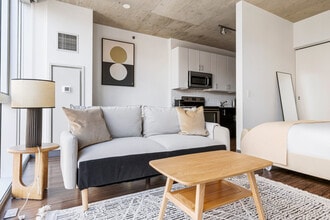 601 W Jackson Blvd in Chicago, IL - Foto de edificio - Building Photo