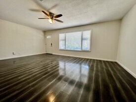 3500 Loyola Ln in Austin, TX - Building Photo
