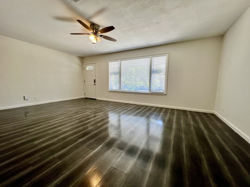 3500 Loyola Ln in Austin, TX - Building Photo