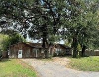 13916 Reo St in Houston, TX - Foto de edificio - Building Photo