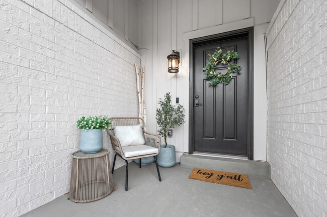 6799 S 700 E in Midvale, UT - Foto de edificio - Building Photo