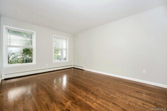 30 New St in Eastchester, NY - Building Photo - Building Photo