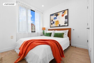 912 Broadway in Brooklyn, NY - Foto de edificio - Building Photo