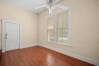 212 W 43rd St in Austin, TX - Building Photo - Building Photo