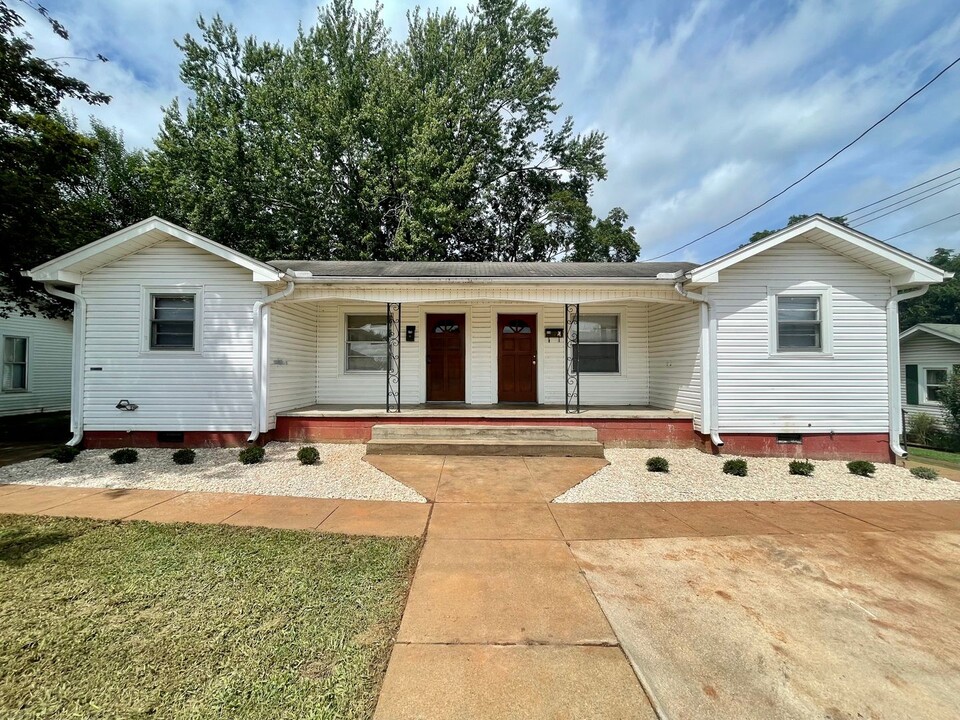 414 S Houston St in Athens, AL - Building Photo