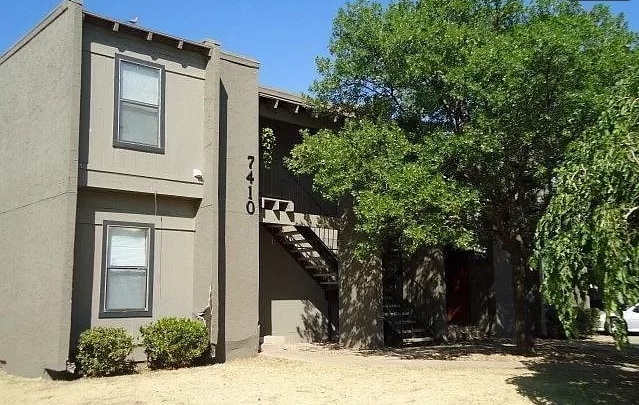 7410 Avenue X, Unit 403 in Lubbock, TX - Foto de edificio