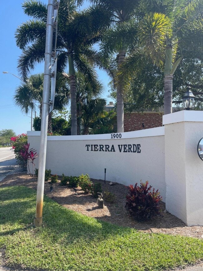 property at 1900 S Kanner Hwy