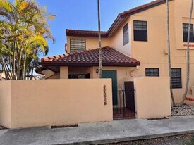 11202 SW 132nd Ct W in Miami, FL - Building Photo