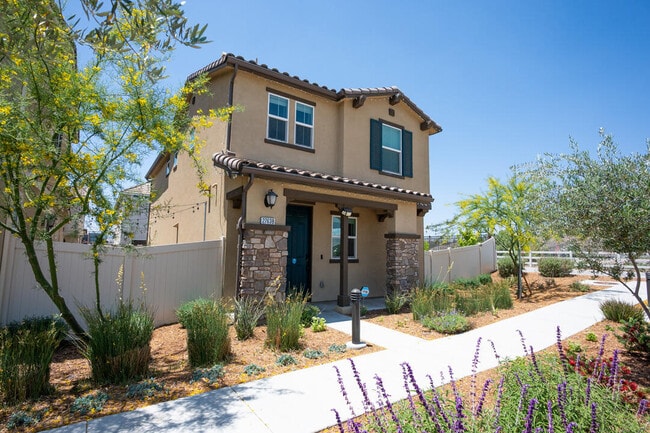 27638 Sawtooth Ln in Santa Clarita, CA - Building Photo - Building Photo