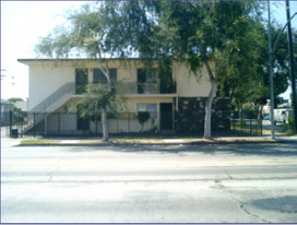 9205 S San Pedro St Apartments