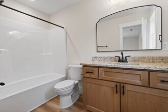 355 Beechwood Ln in Clinton, TN - Foto de edificio - Building Photo