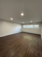 9533 Schiller Blvd in Franklin Park, IL - Building Photo - Building Photo