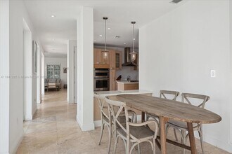350 Woodcrest Rd in Key Biscayne, FL - Building Photo - Building Photo