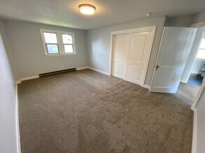 1408 Burwell St in Bremerton, WA - Building Photo - Building Photo