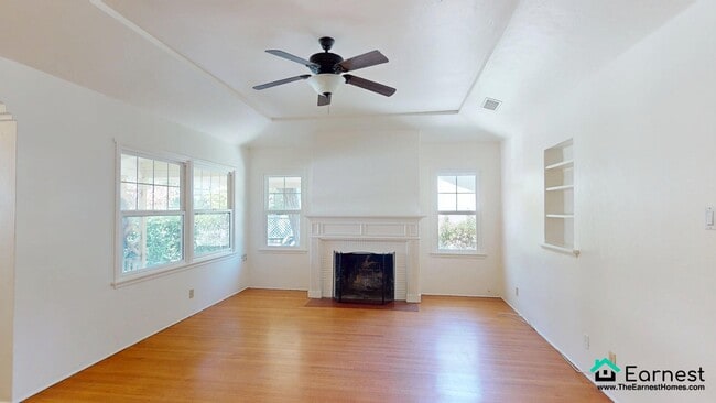 14424 Benefit St in Los Angeles, CA - Building Photo - Building Photo