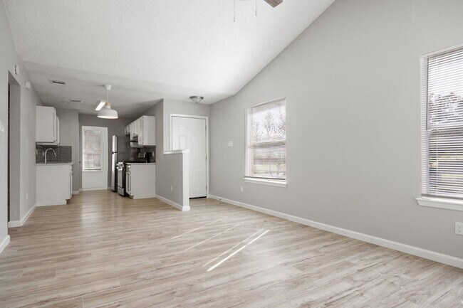 8204 West Gate Blvd in Austin, TX - Building Photo - Building Photo
