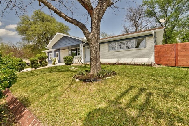 3500 Loyola Ln in Austin, TX - Building Photo - Building Photo