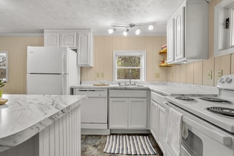 2268 E Main St in Rogersville, TN - Foto de edificio - Building Photo