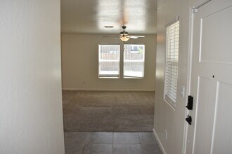 698 Jessie Dr in Merced, CA - Building Photo - Building Photo