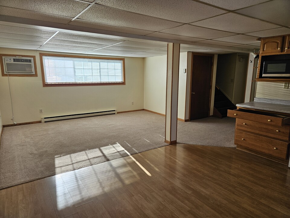 603 Genesis Ave, Unit #2 in Marshall, MN - Foto de edificio