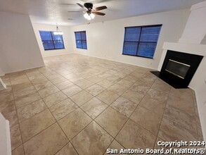 9165 Ridge Path in San Antonio, TX - Building Photo - Building Photo