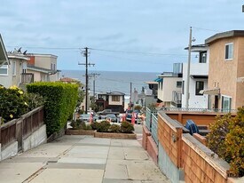 219 30th St in Hermosa Beach, CA - Building Photo