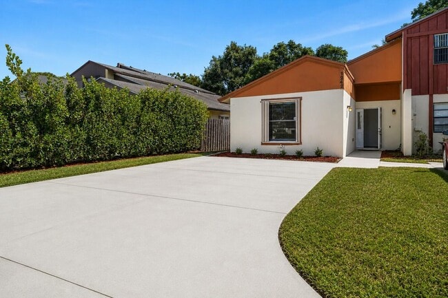 property at 1242 The 12th Fairway