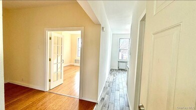 68-52 76th St-Unit -2 in Queens, NY - Building Photo - Building Photo