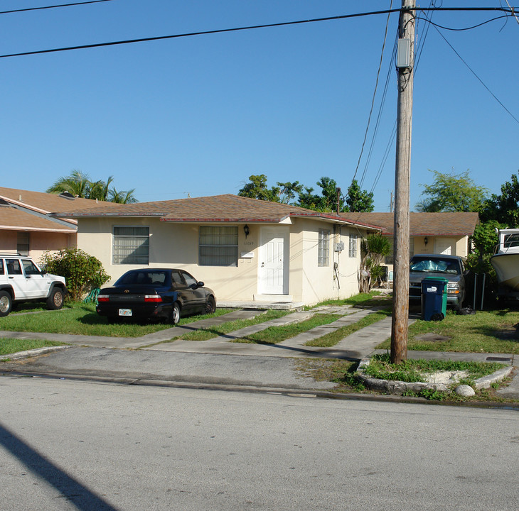 11047-11059 SW 3rd St in Miami, FL - Building Photo