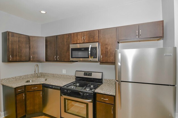 2958 N Washtenaw Ave in Chicago, IL - Building Photo