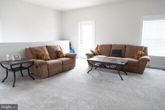 918 Crown Park Ave in Gaithersburg, MD - Building Photo - Building Photo