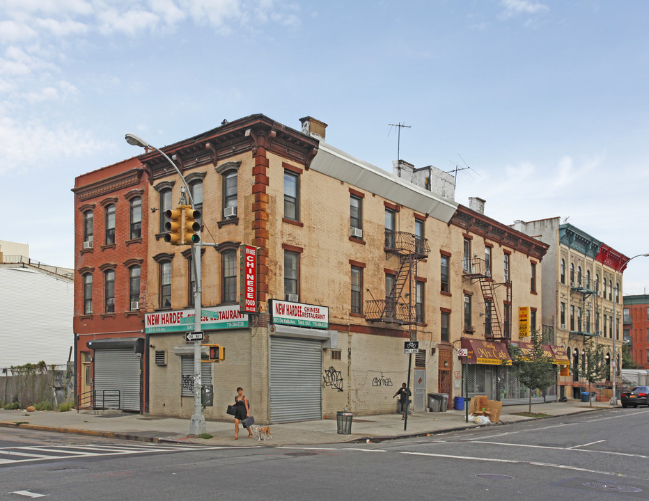 835 DeKalb Ave in Brooklyn, NY - Building Photo