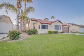 10416 Polo Saddle Dr in Bakersfield, CA - Foto de edificio - Building Photo